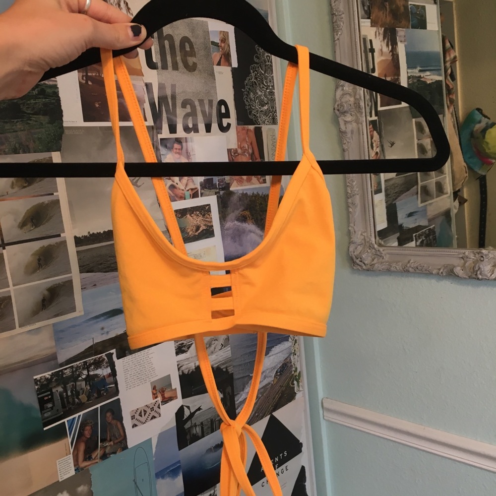 JOLYN bikini top in mango — size L